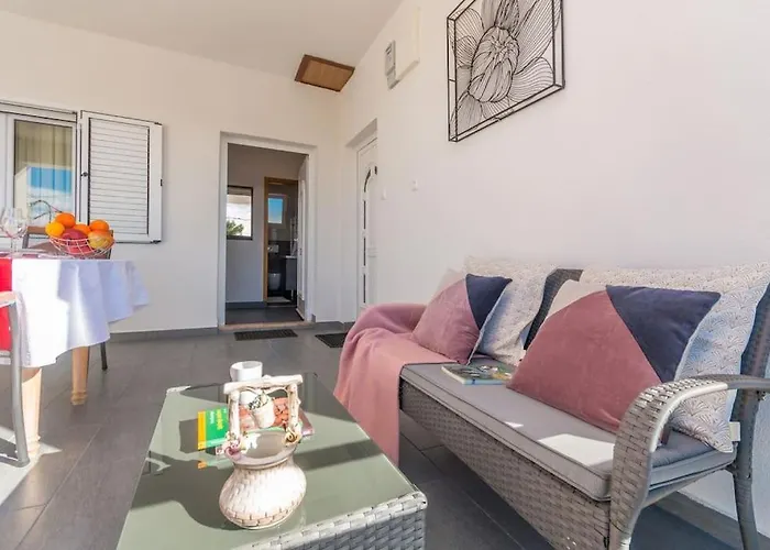 別荘 With Heated Pool