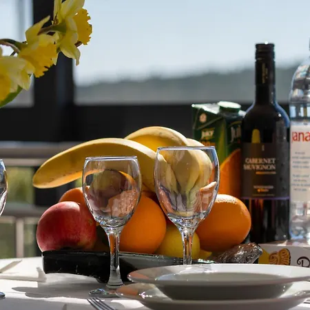 Vikendica With Heated Pool