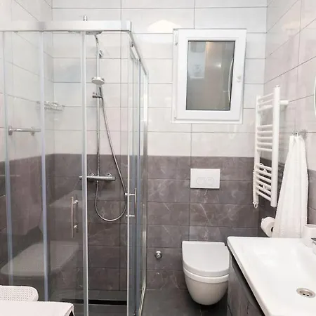 With Heated Pool Podvrsje