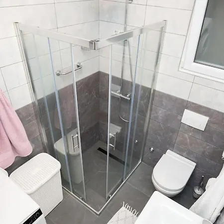 With Heated Pool Vikendica
